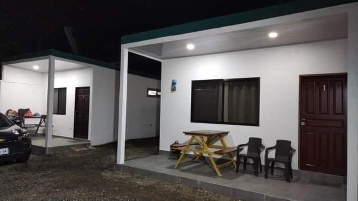 Bari Campings Resort Puerto Viejo de Talamanca エクステリア 写真